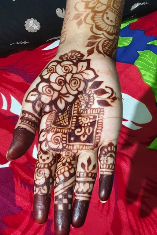 Shreyashiz mehndi art 