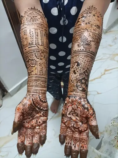 Modern Mehndi